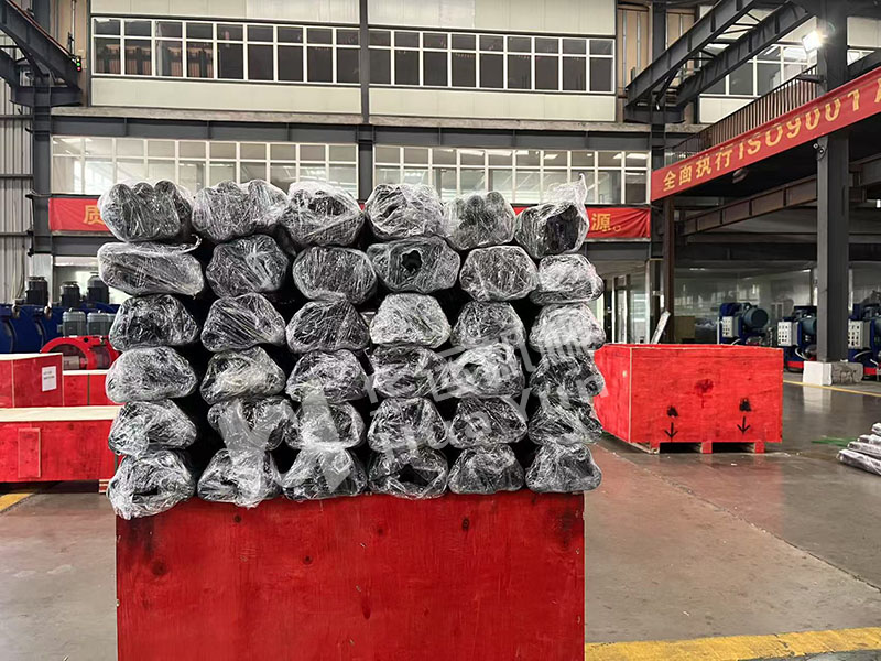 華運機械一批軟管泵定制軟管生產完畢，彰顯專業制造實力